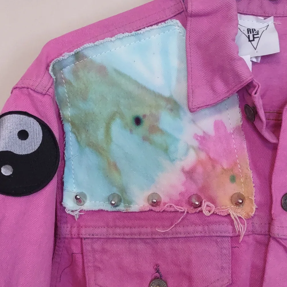 LF RP4 Levi's Eleanor Tie Dye Patched Denim Jacket One Size Pink - Picture 9 of 10